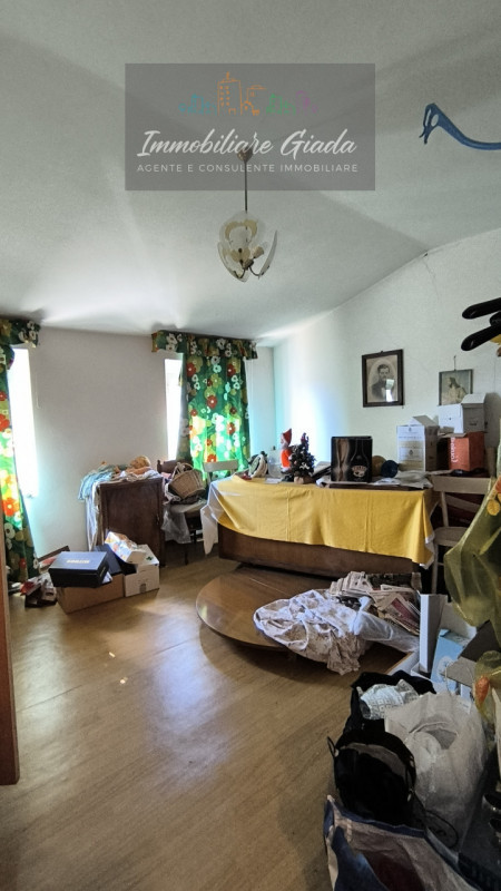 A Miane, in contesto tranquillo, proponiamo in vendita casa terratetto indipendente con giardino ...