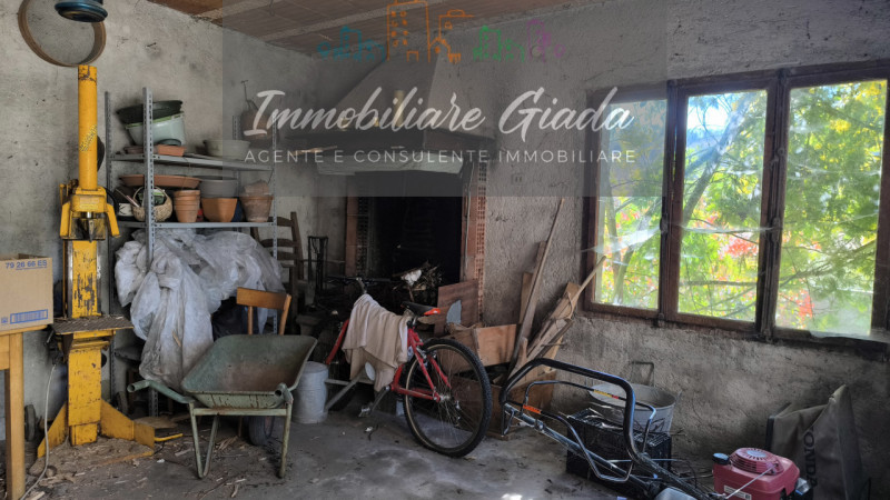 A Miane, in contesto tranquillo, proponiamo in vendita casa terratetto indipendente con giardino ...