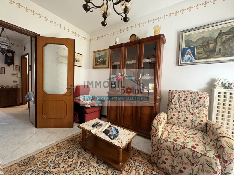 Nel cuore di Veggiano, proponiamo un appartamento in bifamiliare situato interamente al piano ter...