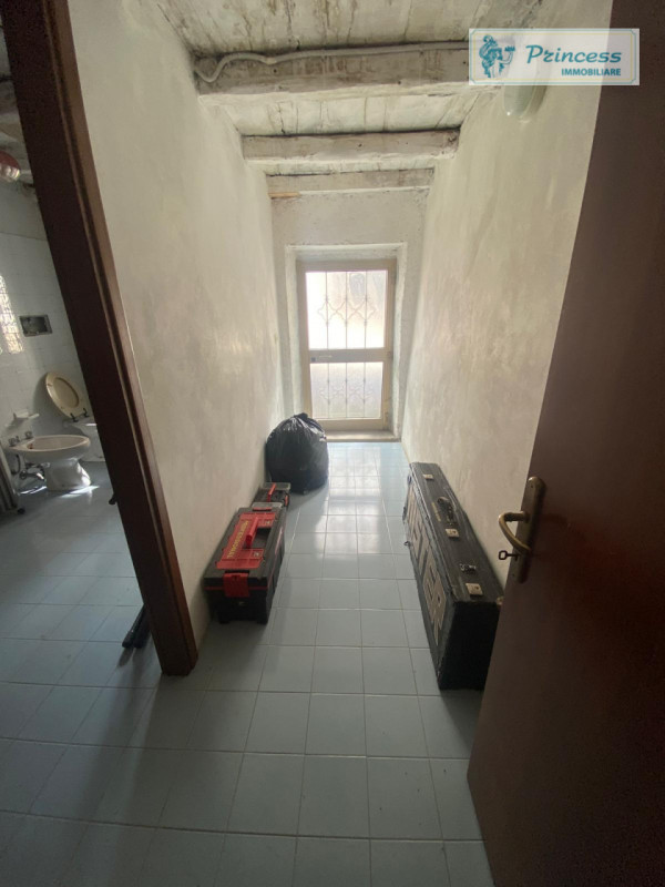 Valli del Pasubio, in contrà Bernardi  proponiamo in vendita una casa affiancata con una superfic...