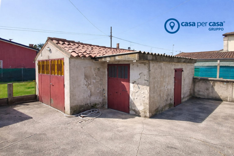 APPROVATO GRUPPO CASA PER CASA: VALUTATO, CONTROLLATO, GESTITO IN ESCLUSIVA!

ZONA:
L’immobile è ...