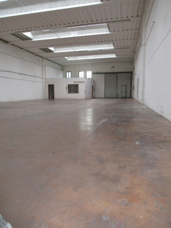 A Villorba (TV), zona industriale, proponiamo in affitto capannone artigianale, per totali 400 me...