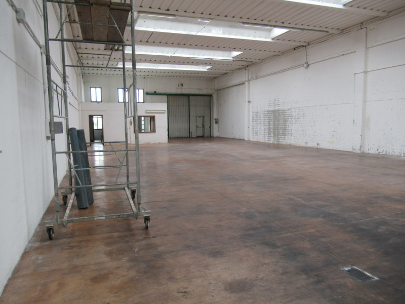 A Villorba (TV), zona industriale, proponiamo in affitto capannone artigianale, per totali 400 me...