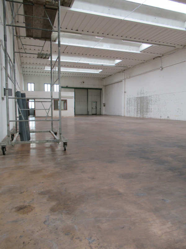 A Villorba (TV), zona industriale, proponiamo in affitto capannone artigianale, per totali 400 me...