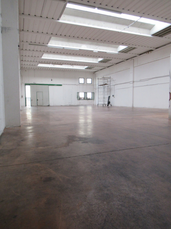 A Villorba (TV), zona industriale, proponiamo in affitto capannone artigianale, per totali 400 me...