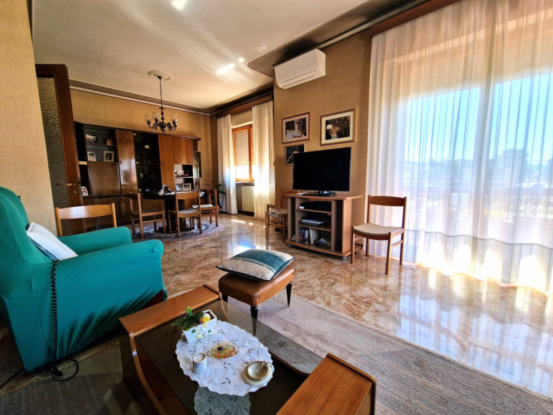 UBICAZIONE E CONTESTO

Nel comune di Torri di Quartesolo, in posizione centrale e strategica, pro...