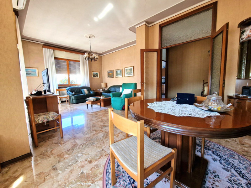 UBICAZIONE E CONTESTO

Nel comune di Torri di Quartesolo, in posizione centrale e strategica, pro...