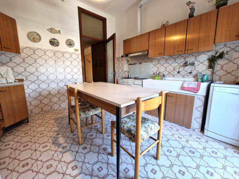 UBICAZIONE E CONTESTO

Nel comune di Torri di Quartesolo, in posizione centrale e strategica, pro...