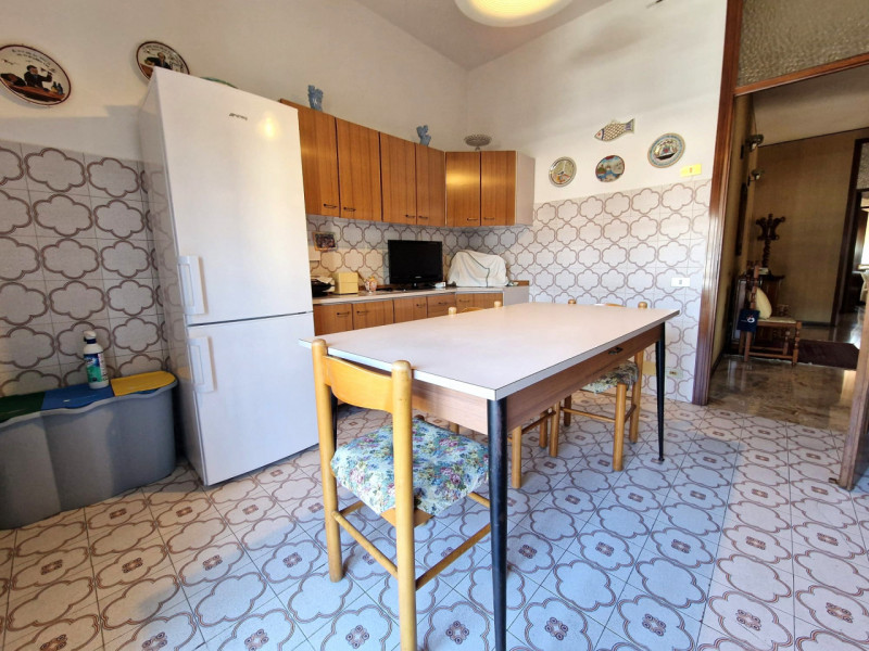 UBICAZIONE E CONTESTO

Nel comune di Torri di Quartesolo, in posizione centrale e strategica, pro...