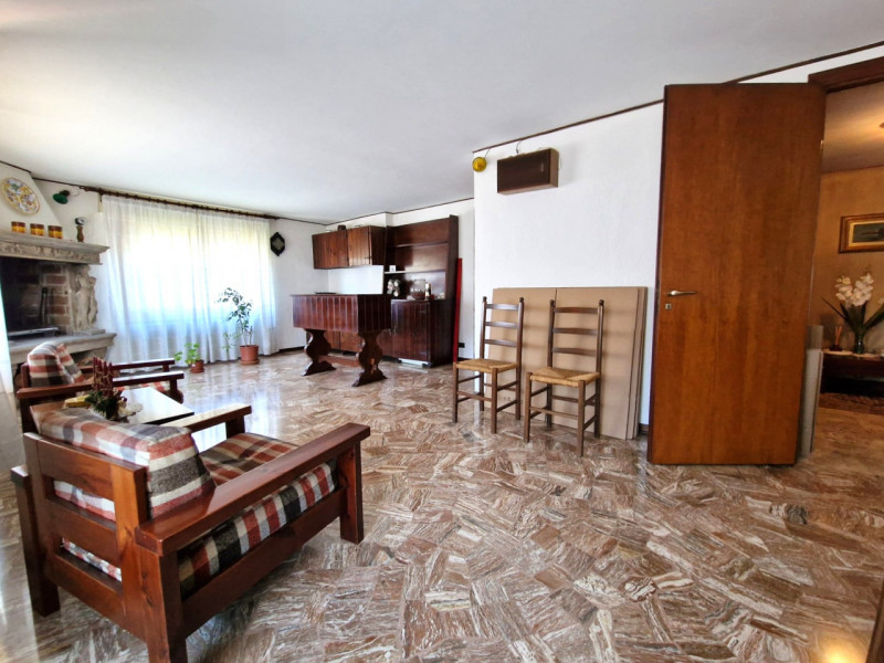 UBICAZIONE E CONTESTO

Nel comune di Torri di Quartesolo, in posizione centrale e strategica, pro...