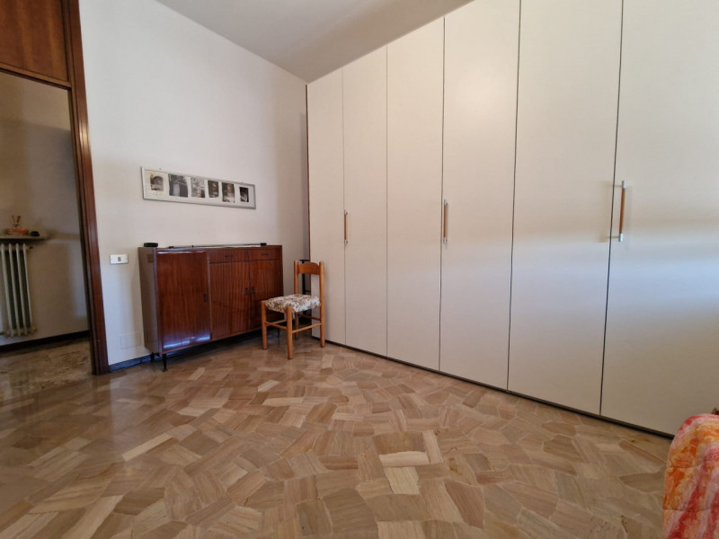 UBICAZIONE E CONTESTO

Nel comune di Torri di Quartesolo, in posizione centrale e strategica, pro...