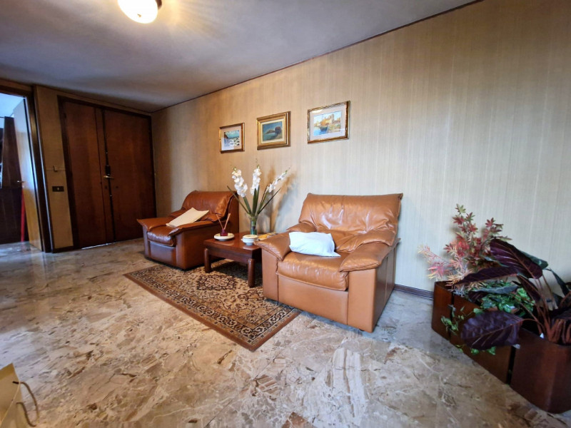 UBICAZIONE E CONTESTO

Nel comune di Torri di Quartesolo, in posizione centrale e strategica, pro...