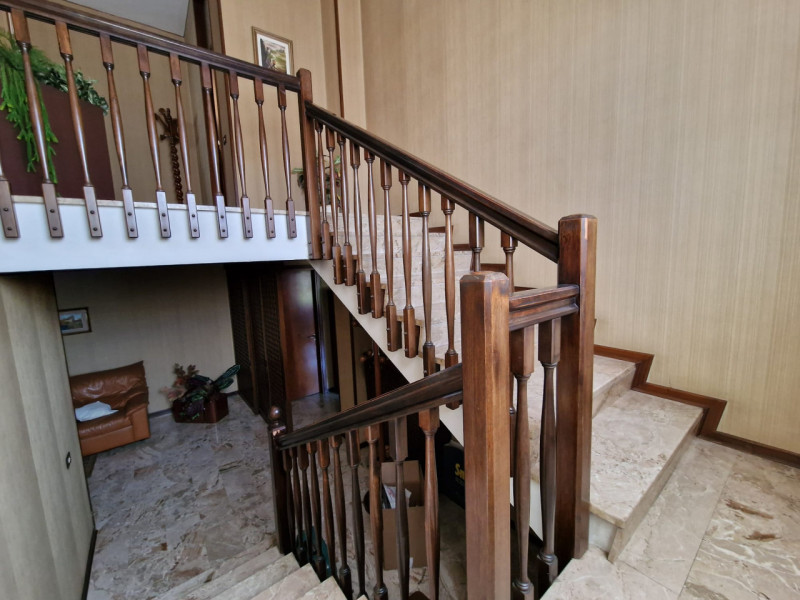 UBICAZIONE E CONTESTO

Nel comune di Torri di Quartesolo, in posizione centrale e strategica, pro...