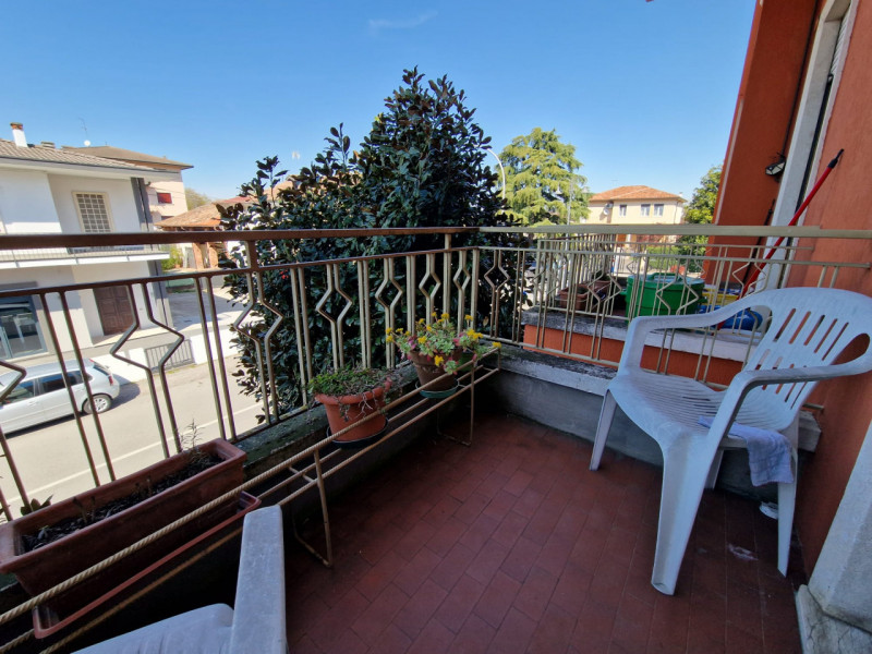 UBICAZIONE E CONTESTO

Nel comune di Torri di Quartesolo, in posizione centrale e strategica, pro...