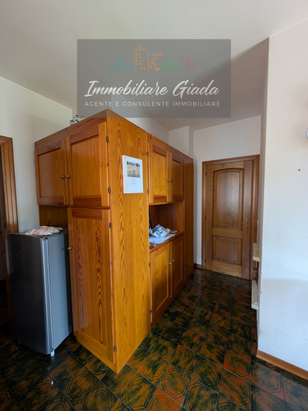 A pochi minuti dal Duomo di Ceneda, proponiamo in vendita una casa singola disposta su due piani ...