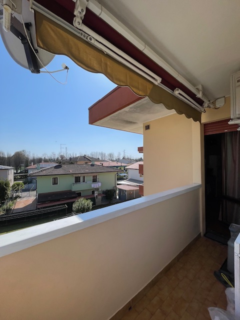 VIGODARZERE proponiamo in vendita un grazioso appartamento al 2° ed ultimo piano. 
L'immobile è c...