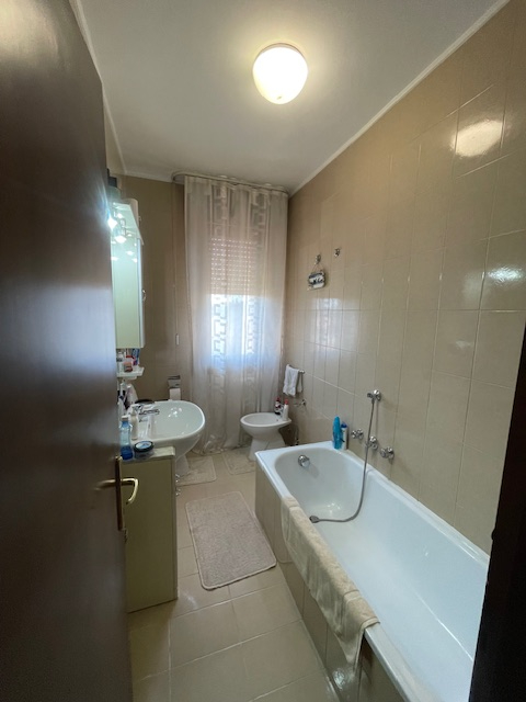 VIGODARZERE proponiamo in vendita un grazioso appartamento al 2° ed ultimo piano. 
L'immobile è c...