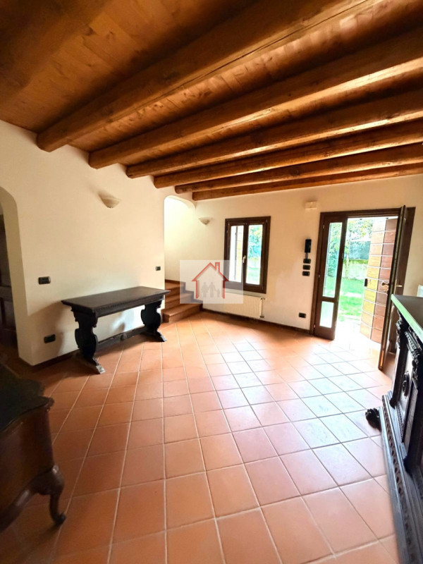 Rif: DB373
X INFO - Denis: 340.254.0785
Proponiamo in vendita una splendida casa a schiera di por...