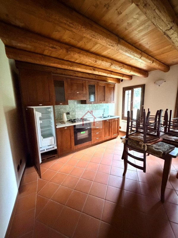 Rif: DB373
X INFO - Denis: 340.254.0785
Proponiamo in vendita una splendida casa a schiera di por...