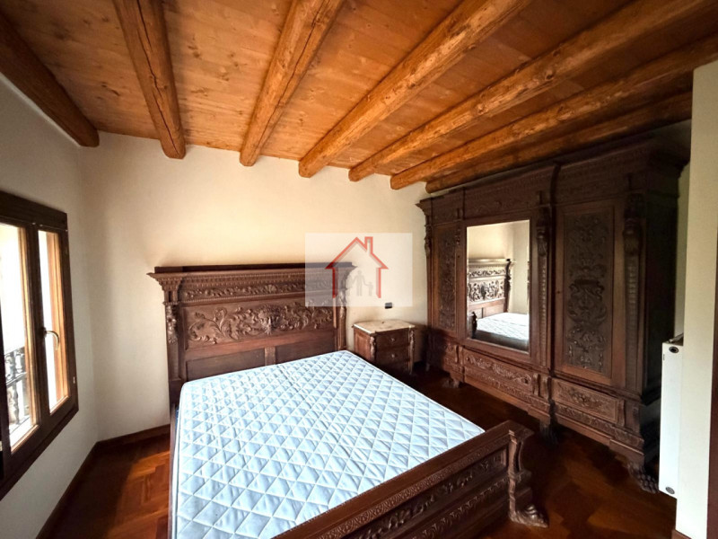 Rif: DB373
X INFO - Denis: 340.254.0785
Proponiamo in vendita una splendida casa a schiera di por...