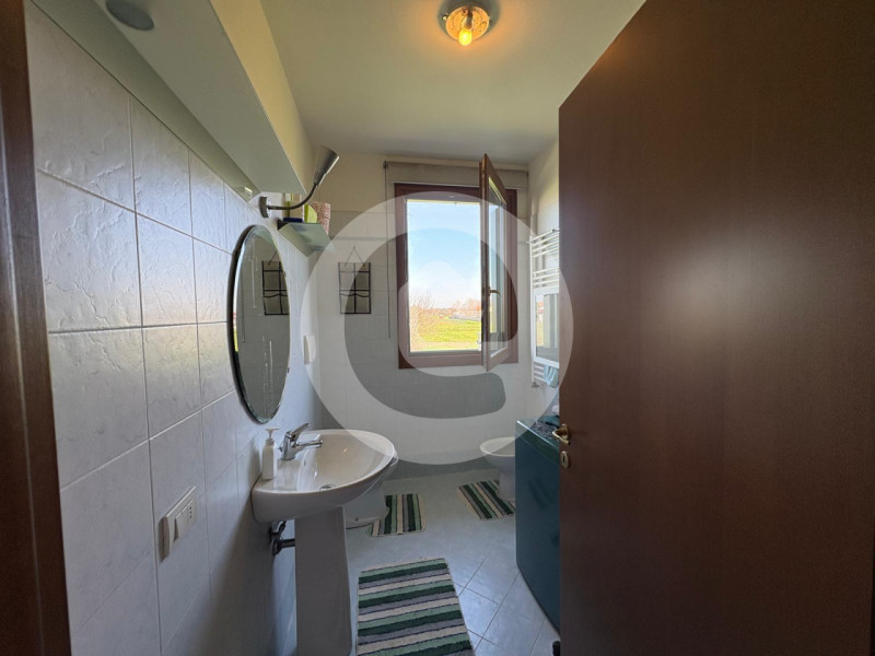 In una delle zone residenziali più conosciute di Arsego, comodissima al centro del paese, proponi...