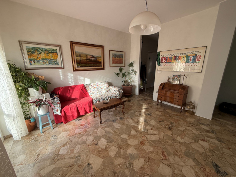 APPARTAMENTO IN VIA LEGIONE ANTONINI N. 150 A SANTA BERTILLA. EURO 135.000. CODICE 4600. PER INFO...