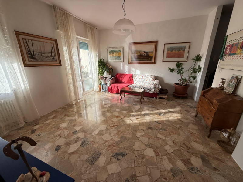 APPARTAMENTO IN VIA LEGIONE ANTONINI N. 150 A SANTA BERTILLA. EURO 135.000. CODICE 4600. PER INFO...