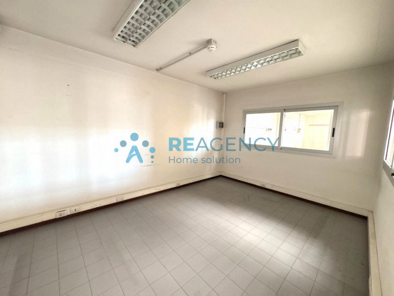 VICENZA EST – CAPANNONE RECENTE IN LOCAZIONE - POSIZIONE STRATEGICA

Stai cercando uno spazio che...