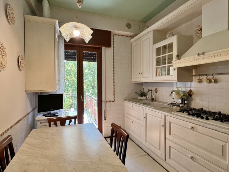 VICENZA OVEST: BICAMERE + STUDIO CON TERRAZZE E GARAGE - Rif. 8369
In fondo ad una tranquilla str...