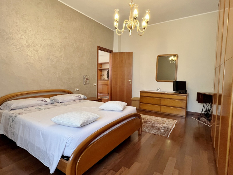 VICENZA OVEST: BICAMERE + STUDIO CON TERRAZZE E GARAGE - Rif. 8369
In fondo ad una tranquilla str...