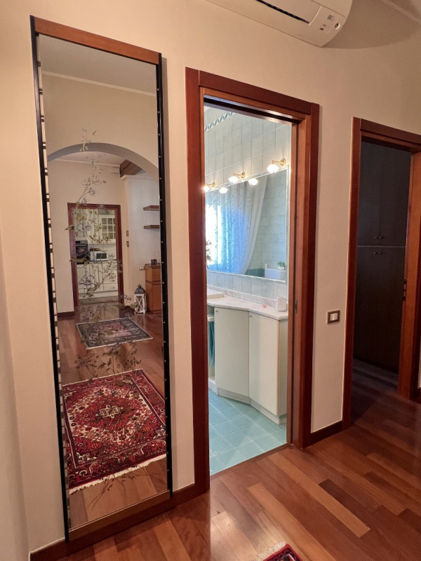 VICENZA OVEST: BICAMERE + STUDIO CON TERRAZZE E GARAGE - Rif. 8369
In fondo ad una tranquilla str...