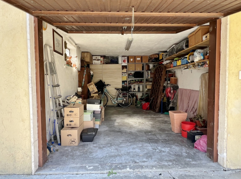 VICENZA OVEST: BICAMERE + STUDIO CON TERRAZZE E GARAGE - Rif. 8369
In fondo ad una tranquilla str...