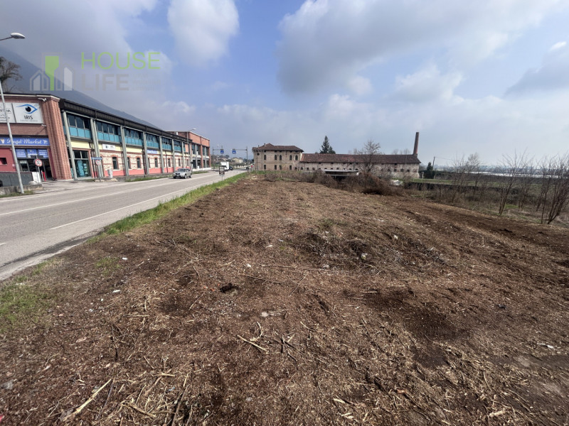 SANTORSO:IN ZONA STRATEGICA su strada di forte passaggio, vendesi TERRENO EDIFICABILE COMMERCIALE...