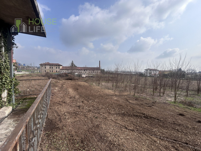 SANTORSO:IN ZONA STRATEGICA su strada di forte passaggio, vendesi TERRENO EDIFICABILE COMMERCIALE...