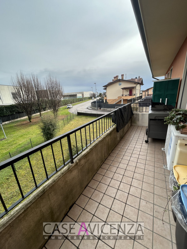 Villaverla (VI) - C.E.F - COMPLETAMENTE ARREDATO (manca solo la lavatrice) - In quartiere residen...