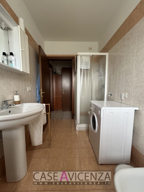 Villaverla (VI) - C.E.F - COMPLETAMENTE ARREDATO (manca solo la lavatrice) - In quartiere residen...