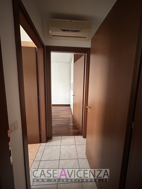 Villaverla (VI) - C.E.F - COMPLETAMENTE ARREDATO (manca solo la lavatrice) - In quartiere residen...