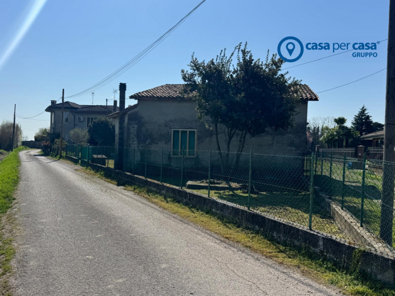 APPROVATO GRUPPO CASA PER CASA: VALUTATO, CONTROLLATO, GESTITO IN ESCLUSIVA!

ZONA:
L'abitazione ...