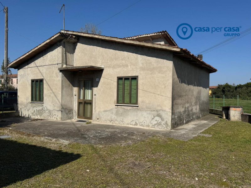 APPROVATO GRUPPO CASA PER CASA: VALUTATO, CONTROLLATO, GESTITO IN ESCLUSIVA!

ZONA:
L'abitazione ...