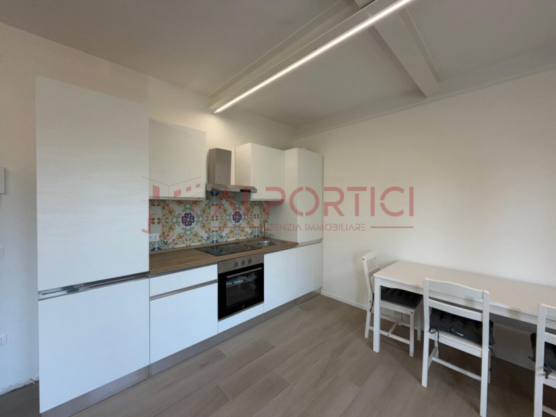 PIOVE DI SACCO Centro Storico - APPARTAMENTO completamente ristrutturato posto al piano primo su ...