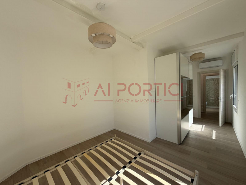 PIOVE DI SACCO Centro Storico - APPARTAMENTO completamente ristrutturato posto al piano primo su ...