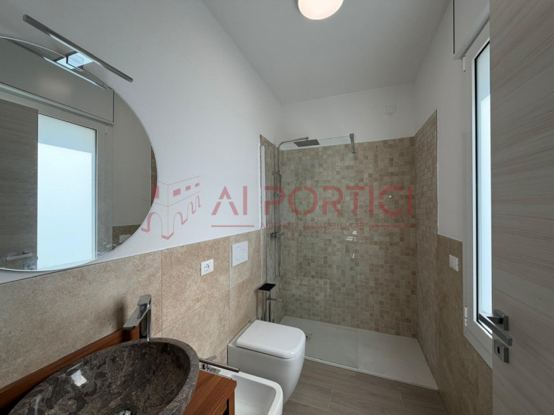 PIOVE DI SACCO Centro Storico - APPARTAMENTO completamente ristrutturato posto al piano primo su ...