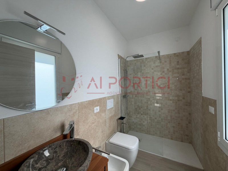 PIOVE DI SACCO Centro Storico - APPARTAMENTO completamente ristrutturato posto al piano primo su ...