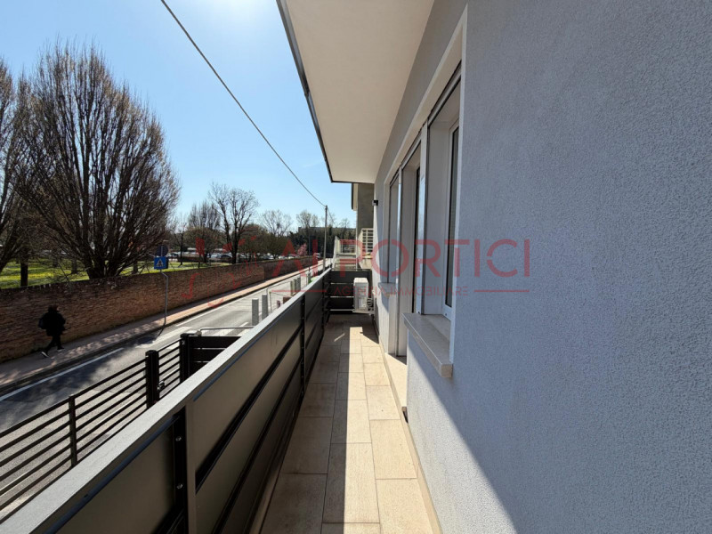 PIOVE DI SACCO Centro Storico - APPARTAMENTO completamente ristrutturato posto al piano primo su ...