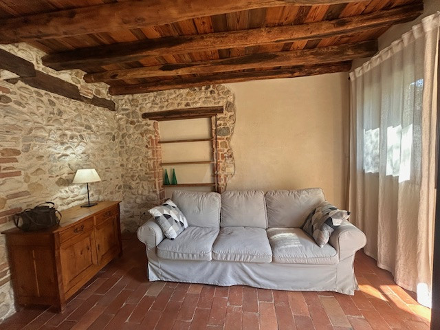 Nel cuore di Castelcucco, in un affascinante borgo risalente al 1600 immerso tra le dolci colline...