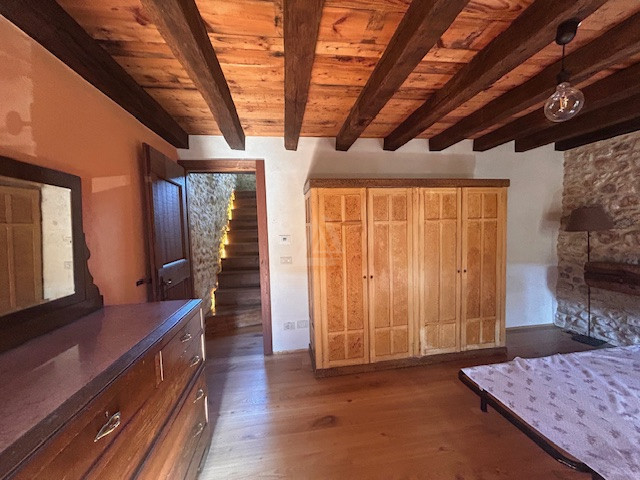 Nel cuore di Castelcucco, in un affascinante borgo risalente al 1600 immerso tra le dolci colline...