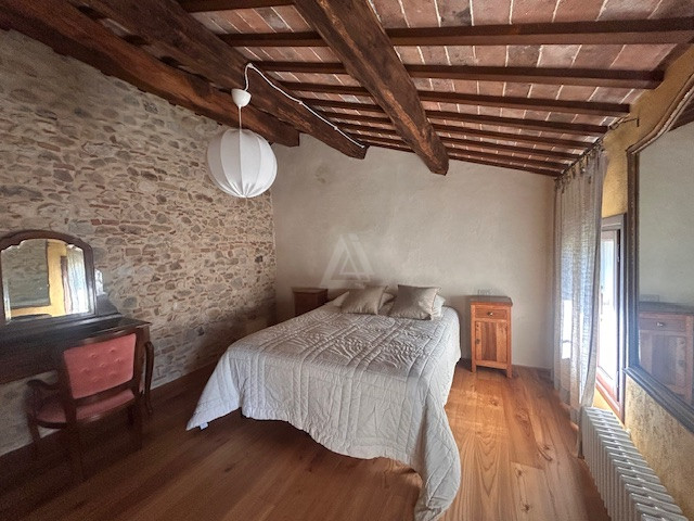 Nel cuore di Castelcucco, in un affascinante borgo risalente al 1600 immerso tra le dolci colline...