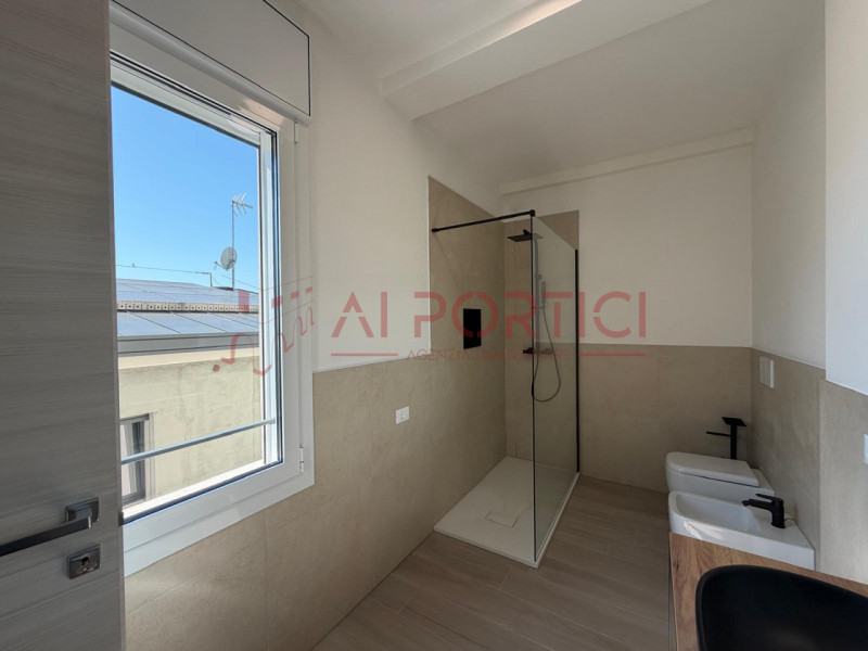 PIOVE DI SACCO Centro Storico - APPARTAMENTO completamente ristrutturato dotato di ambienti moder...