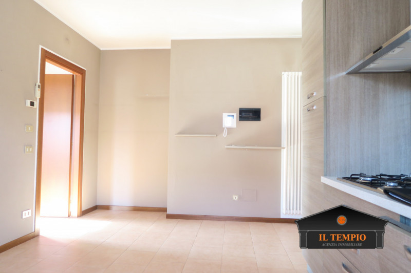 Proponiamo in vendita luminoso midi di generose dimensioni, situato in un contesto tranquillo e b...