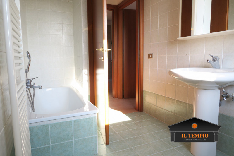 Mini appartamento di ampie dimensioni con terrazzo e doppi garage – ottima esposizione

Proponiam...